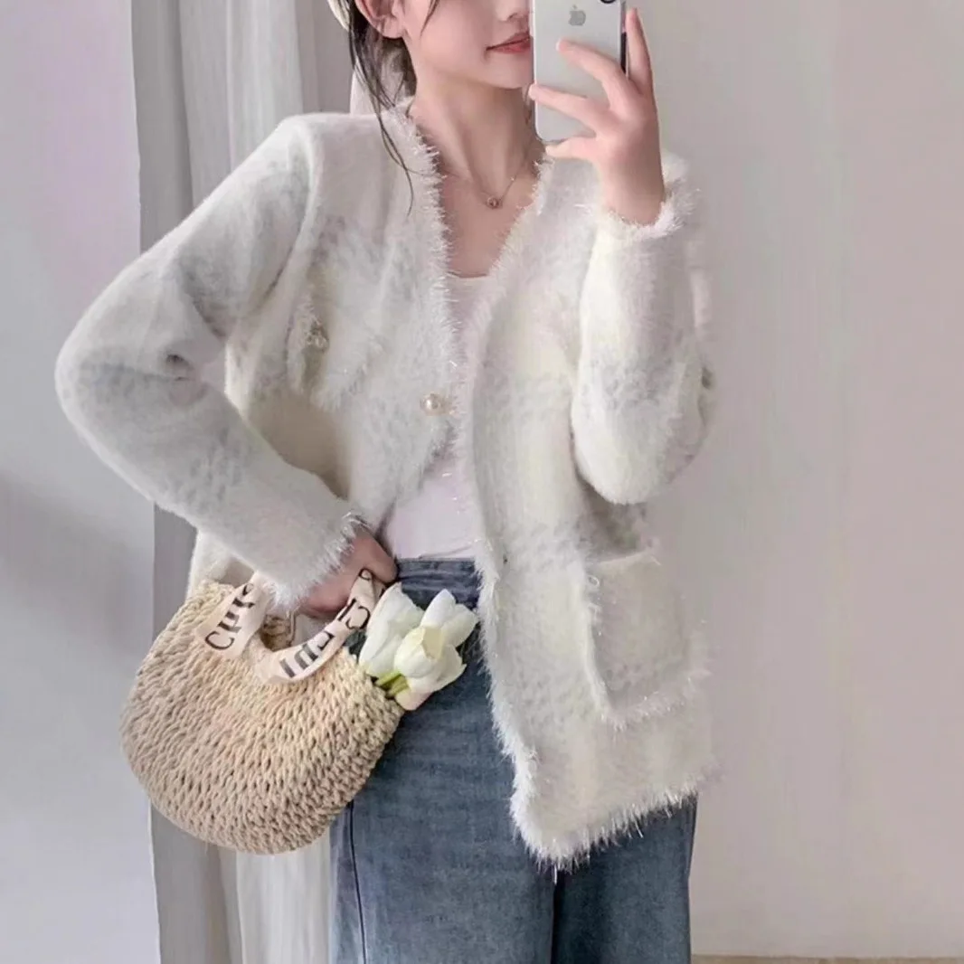 

Short Cardigan V-Neck Long Sleeve Comfortable Casual Knitwear Women's Knitted Mink Vest 2025 Autumn Fashion Outerwear