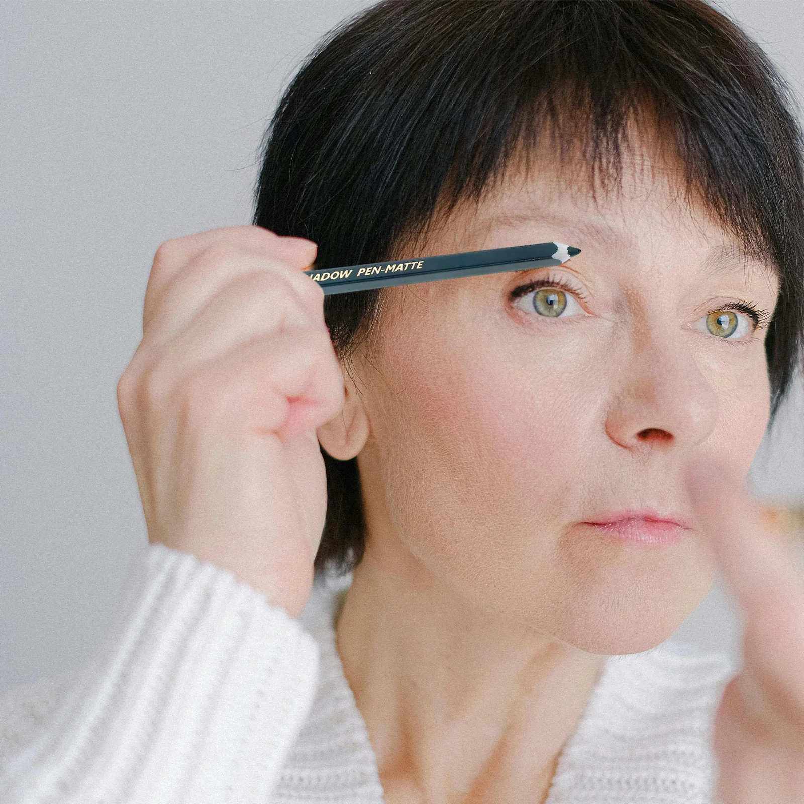 

1Set Eyeshadow Pen Smudge Resistant Matte Finish Easy to Use for Natural Or Dramatic Look Portable Makeup Eye Shadow