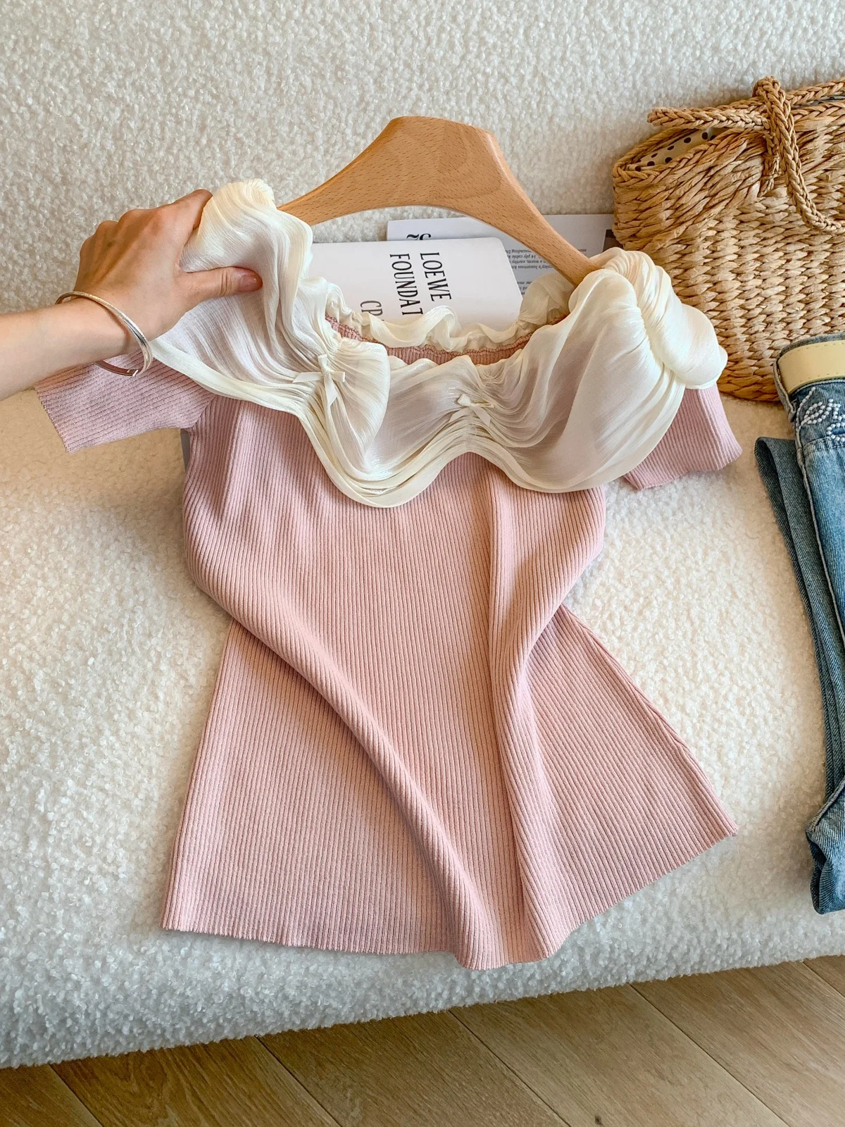 

Summer Short Sleeve T-Shirt Women's Lace Trim Shoulder Bared Unique Short Style Sweet And Spicy Slimming Top Korean Style Com...