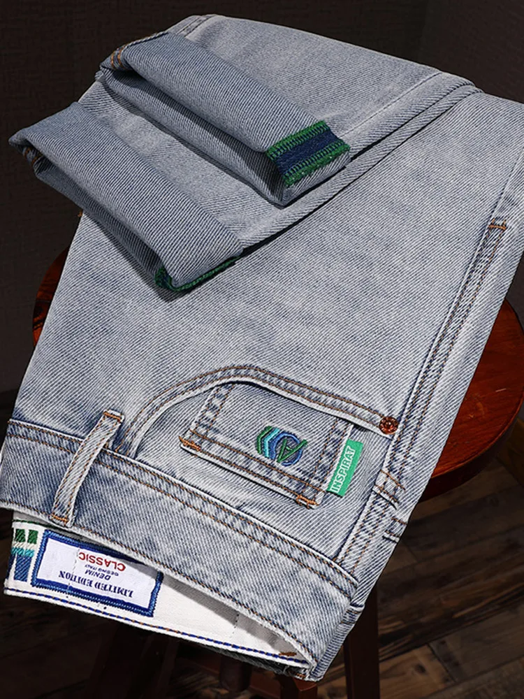 

Мягкие тонкие джинсы из саржевой ткани, мужские эластичные брюки с вышитым принтом, маленькие прямые повседневные брюки светлого цвета