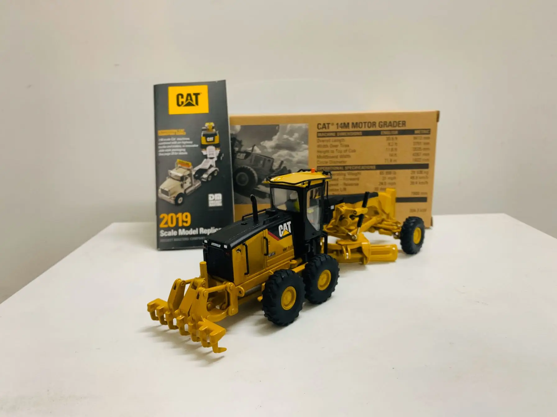 DM 14M Motor Grader 1/50 Scale DieCast Masters DM85189C New in Box