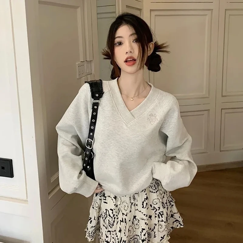 ヴィンテージ原宿クロップドスウェット女性ルーズ怠惰な風刺繍 V ネックプルオーバー長袖ストリート固体女性トップス