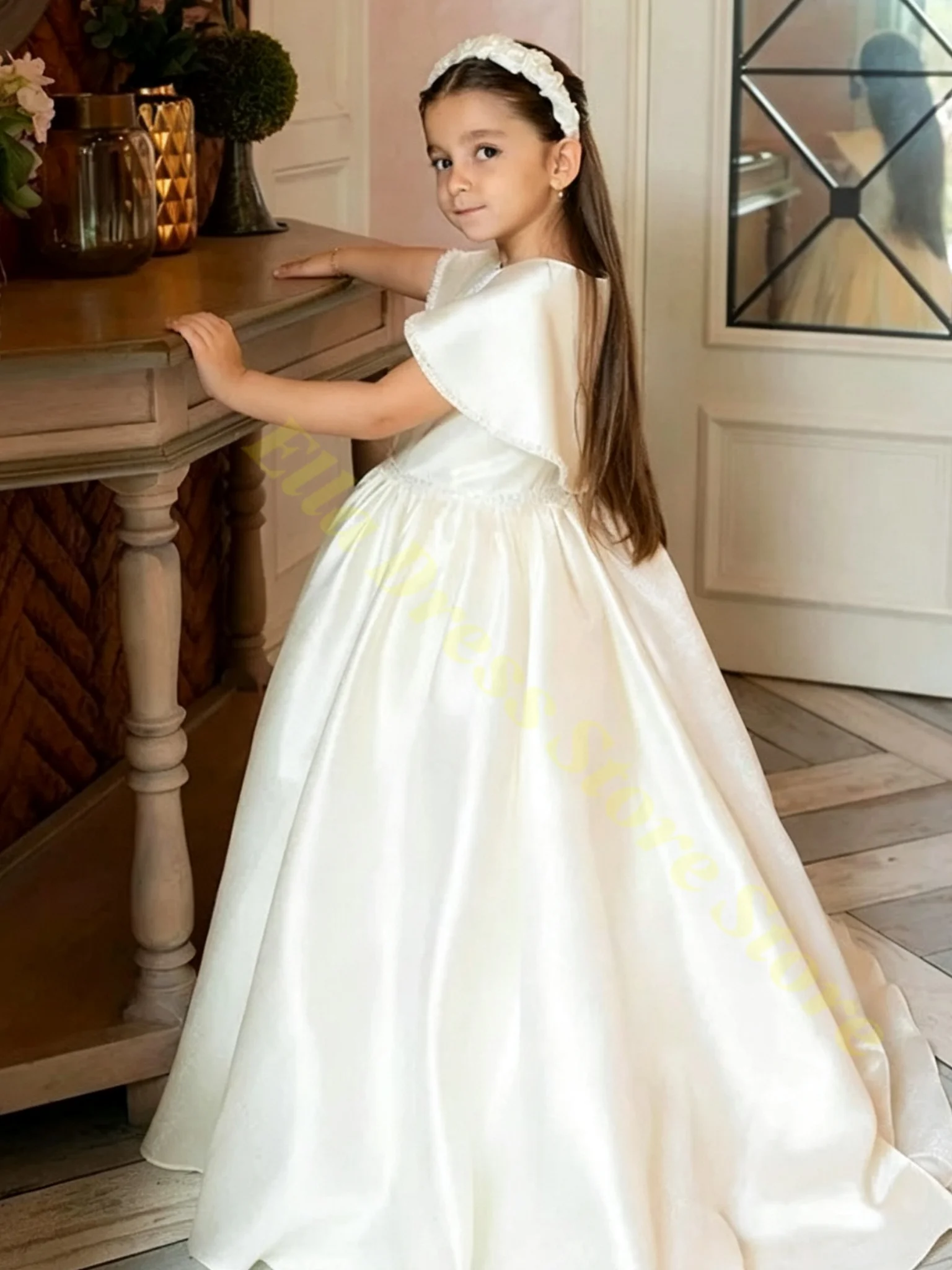 Großhandel Einfache A-Linien-Blumenmädchenkleider Prinzessin Beige Maxi Hochzeitskleid mit Umhang Mädchen Geburtstagskleid Maßanfertigung – Detail 1