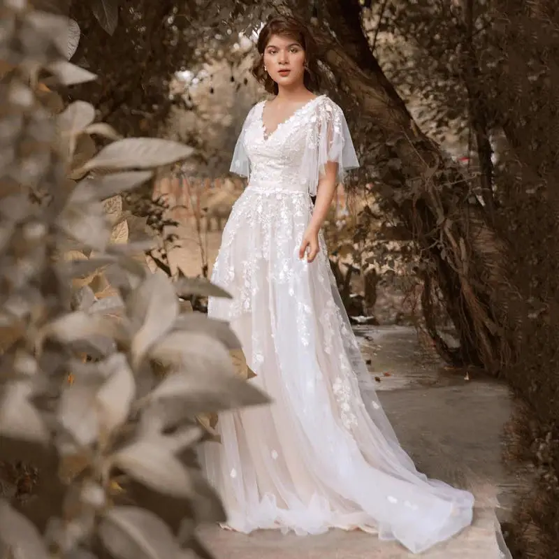 Robe De Mariée élégante en dentelle et Tulle, col en v, manches courtes, dos nu, collection été 2023