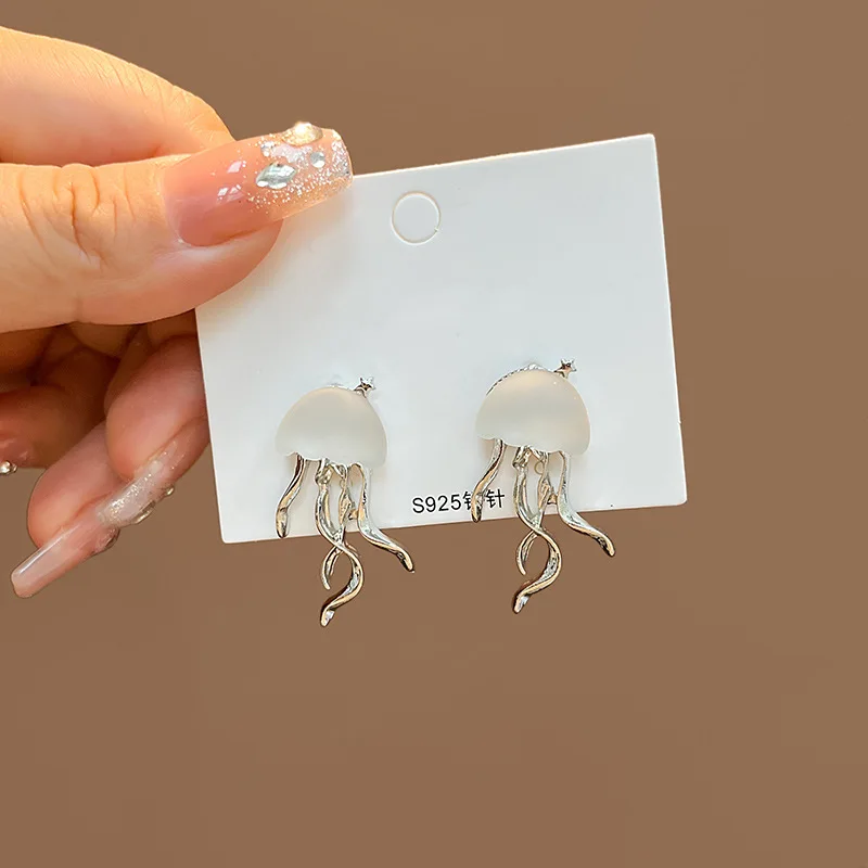 Deep Sea Jellyfish Geometric Stud Earrings for Women Korean Creative Design Temperament Personality Jewelry Girl Gift Brincos