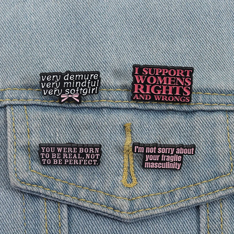 شخصية رسالة المينا دبابيس كلمة ملونة دبابيس ظهره الملابس الزخرفية شارة التلبيب الملحقات هدية للأصدقاء ﻿