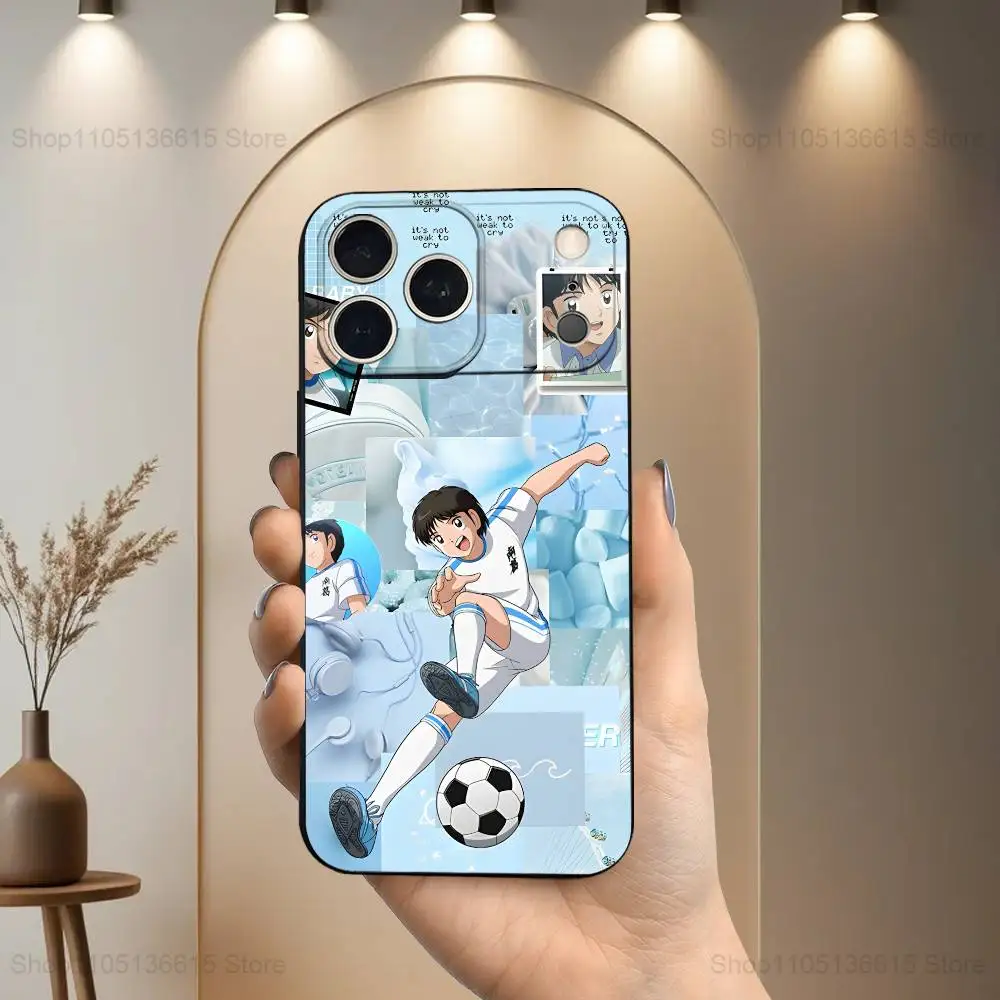 アニメ「キャプテン翼」スマホケース iPhone 17、16、15、14、13、12、11 Plus、Pro Max、XS、X、XR、SE、Mini、8、7対応 ソフトシリコン製 ブラックカバー