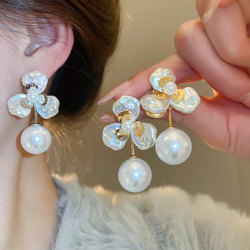 

Silver Needle Petal Pearl Earrings Sweet Girl's Heart Earrings Fashionable Vacation Style Earring For Woman
