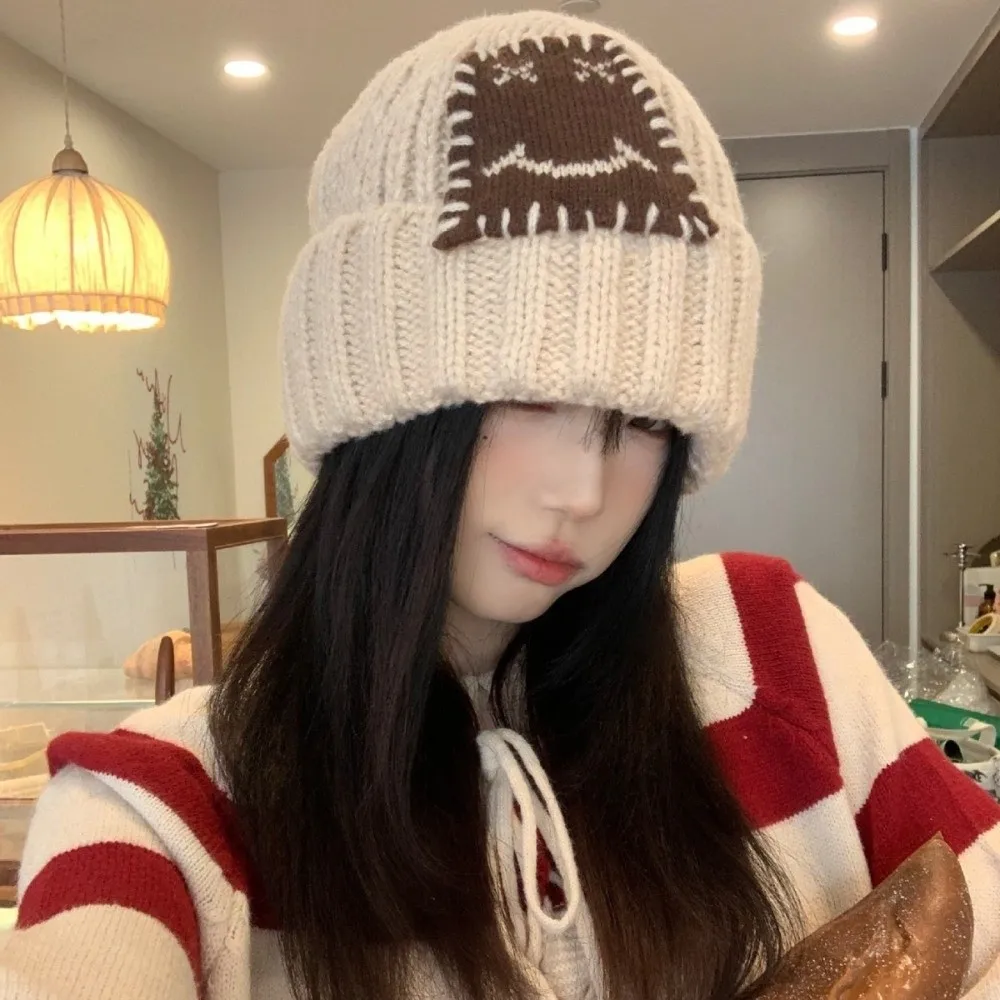 ニッチデザインフェイスパッチビーニー ストリートウェア ソフトニットウールハット 暖かい冬用帽子