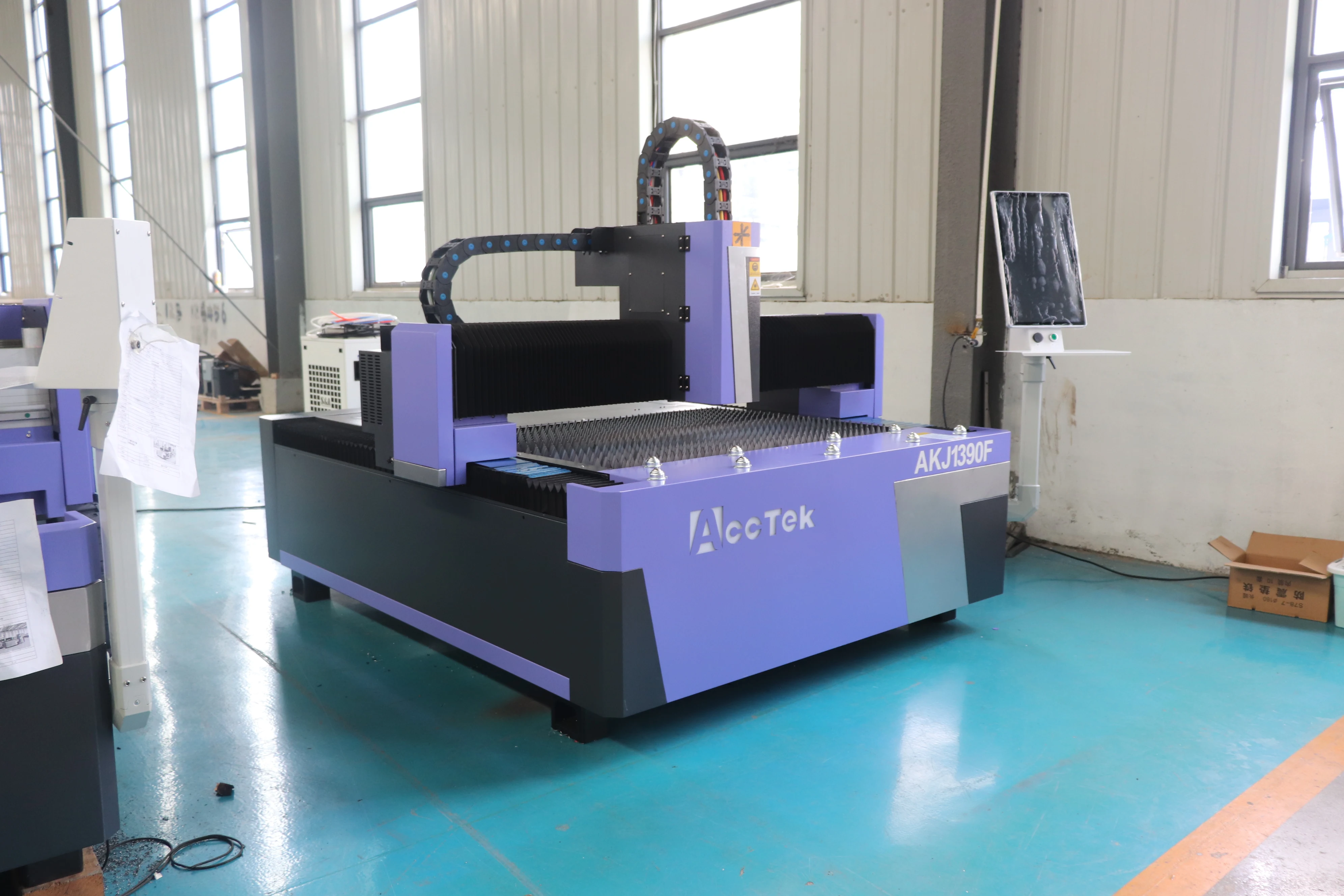 Smart laser machine 3kw CNC Fiber Laser Cutter Sheet Metal Cutting Machine Metal Plate for Sale with Working Area 900*1300mm