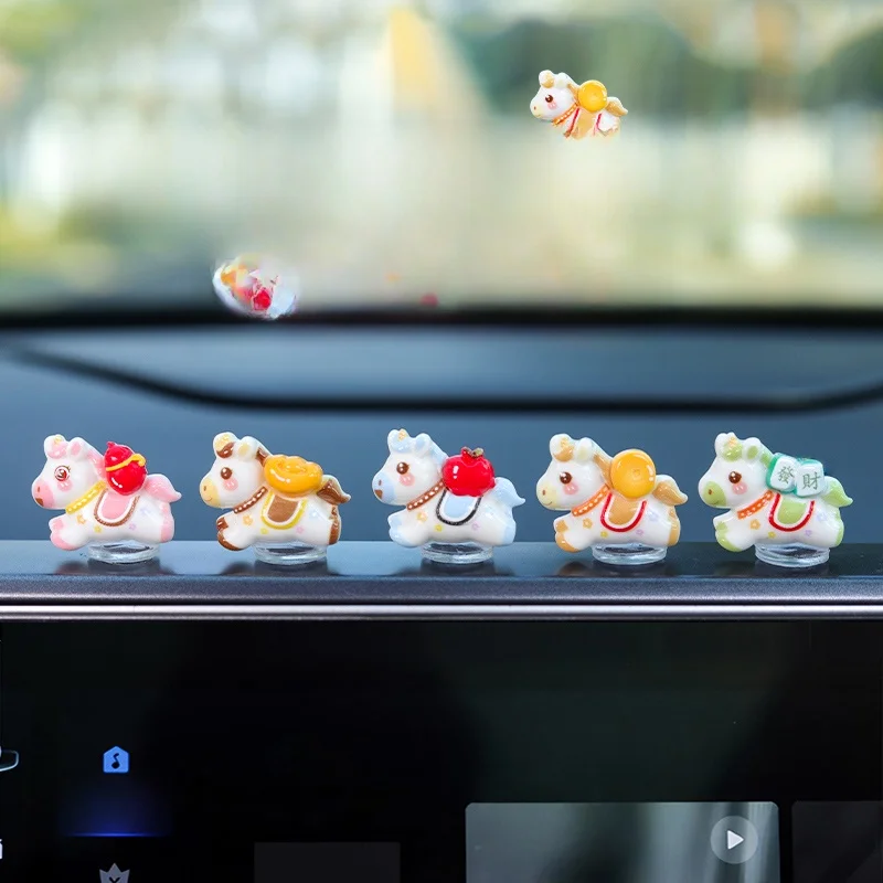 

2026 New Car Desktop Decoration Figurine Wealth And Success Small Automobile Dashboard Decorations Korean Brand