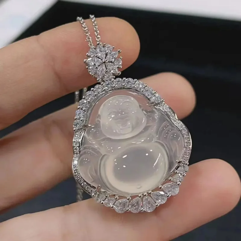 

Silver-plated White Chalcedony Buddha Male Agate Female Jade Maitreya Buddha Nelace 240711