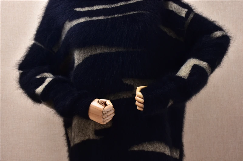 Ladies Women Fall Winter Fashion Black Colored Hairy Angora Rabbit Hair Knitted O-Neck Long Sleeves Loose Pullover Sweater Pull