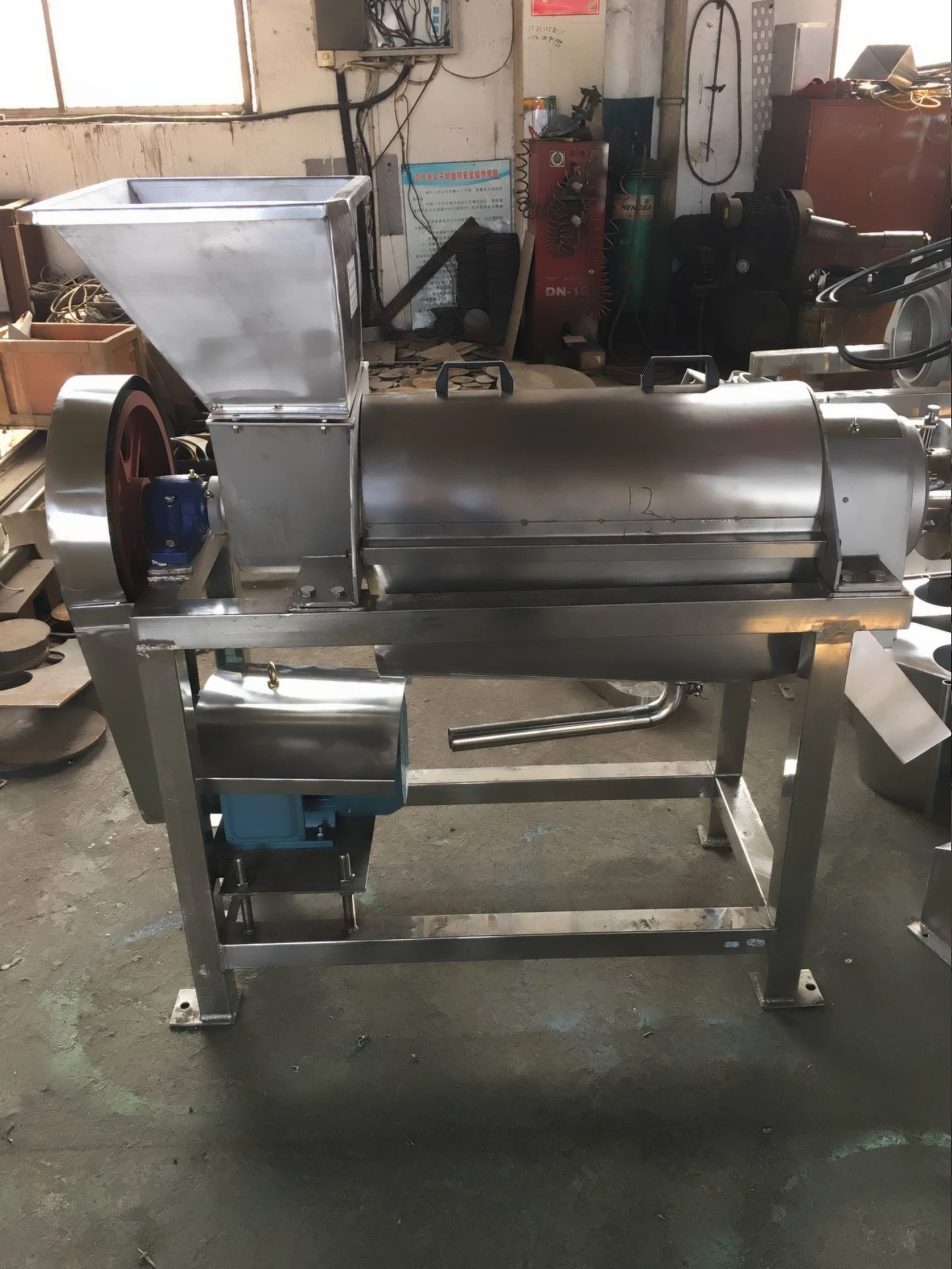 Estrattore di spremiagrumi industriale Succo commerciale Succo d'arancia fresco Passione Frutta Succo di ananas Macchina per fare