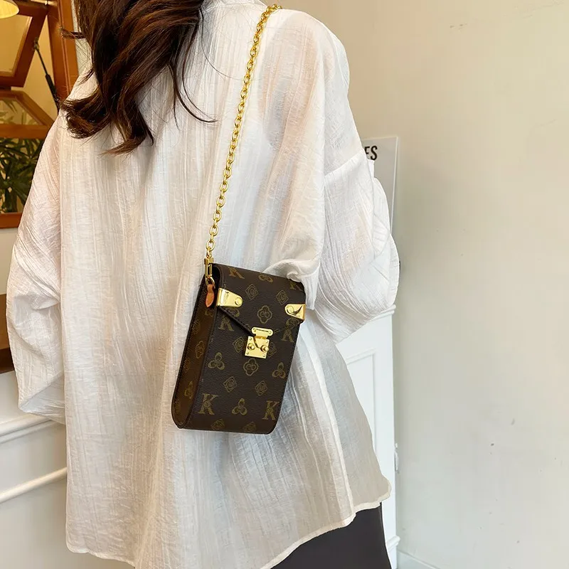 

Vintage Monogram Envelope Bag Luxe Mother Daughter Purse for Women Textured Chain Strap Square Bag Tote Chic Crossbody Bag​