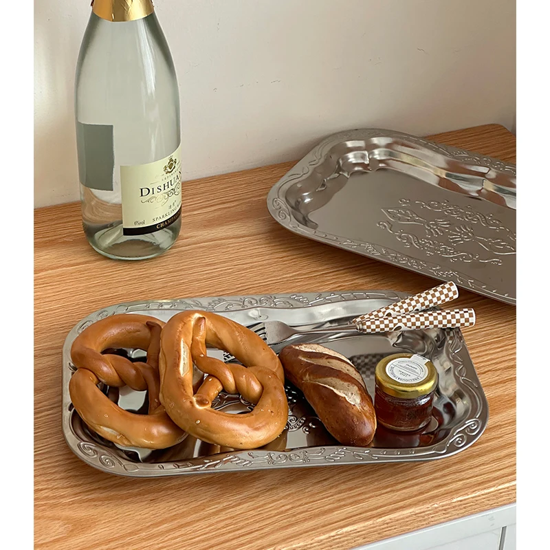 Bandeja Rectangular de acero inoxidable, plato para servir frutas de Metal en relieve Vintage para nueces, pasteles, postres, exhibición decorativa