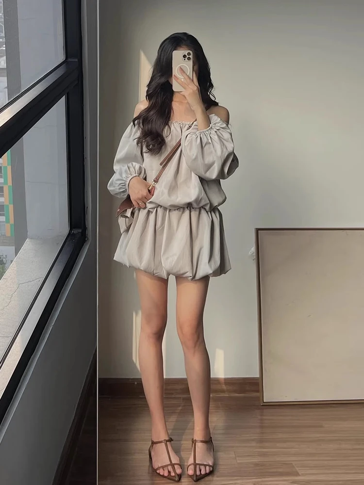 فستان نسائي بكتف واحد وأكمام فقاعية مكشوفة الكتف، فستان قصير بخصر عالٍ على الطراز الكوري مطبوع عليه زهور، وصل حديثًا للربيع