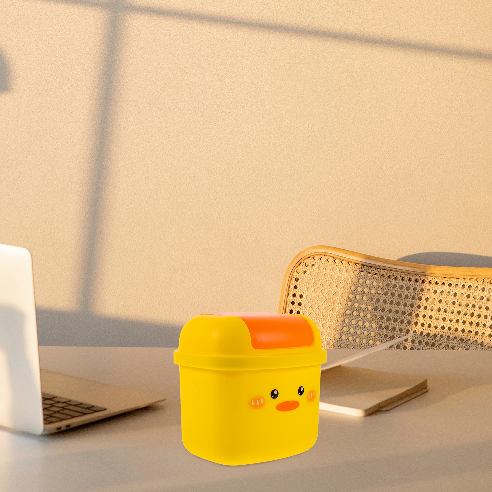 

1pc Creative Little Yellow Duck Trash Can Mini Desktop Waste Bin Cute Plastic Garbage Can for Home Office Bedroom Living Room
