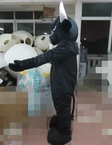 Kerstmis Zwart Kerbau Buffalo Bison Wild Ox Bull Vee Kalf Mascotte Kostuum Volwassen Karakter Tuin Fantasia Symbolische Ambassado