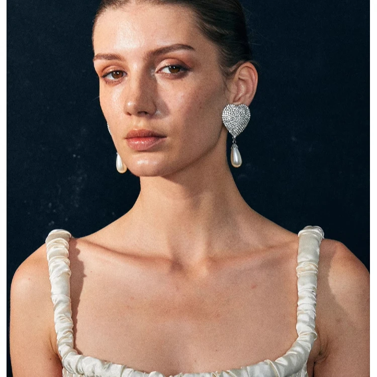 Hollow engraved love ear clips women's atmosphere high-end pearl pendant earrings