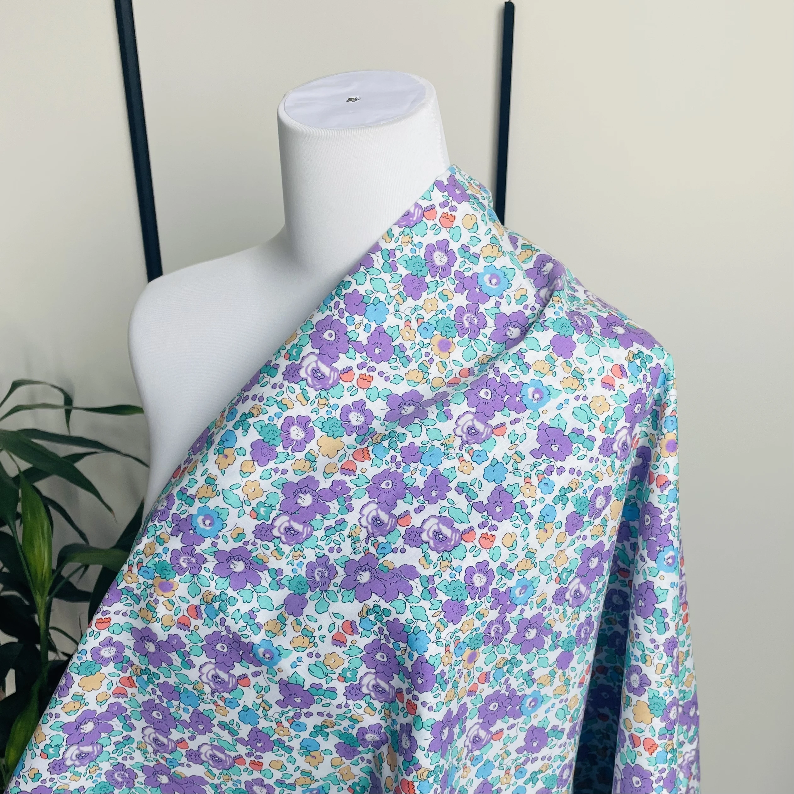Betsy Plant Floral 100 % Baumwolle 40er Jahre Original Design Stoff Digitaldruck zum Nähen Stoff Kleider Rock Kinder Designer – Detail 12