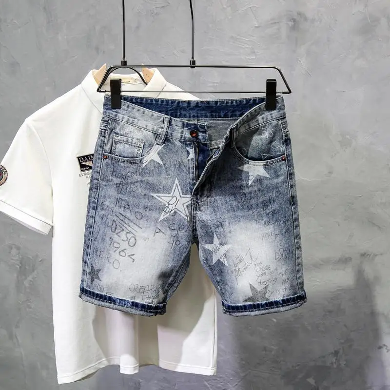 Shorts jeans masculino com estampa única, estilista esbelto e angustiado, na altura do joelho, jeans curto lavado casual, verão, nova chegada, 2024