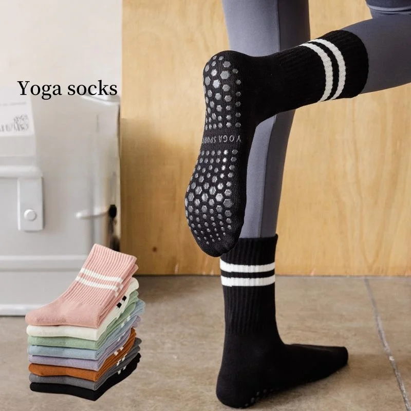 

4 Pairs of Women's Autumn and Winter Mid-barrel Yoga Socks Silicone Non-slip Pilates Socks Indoor Fitness Socks