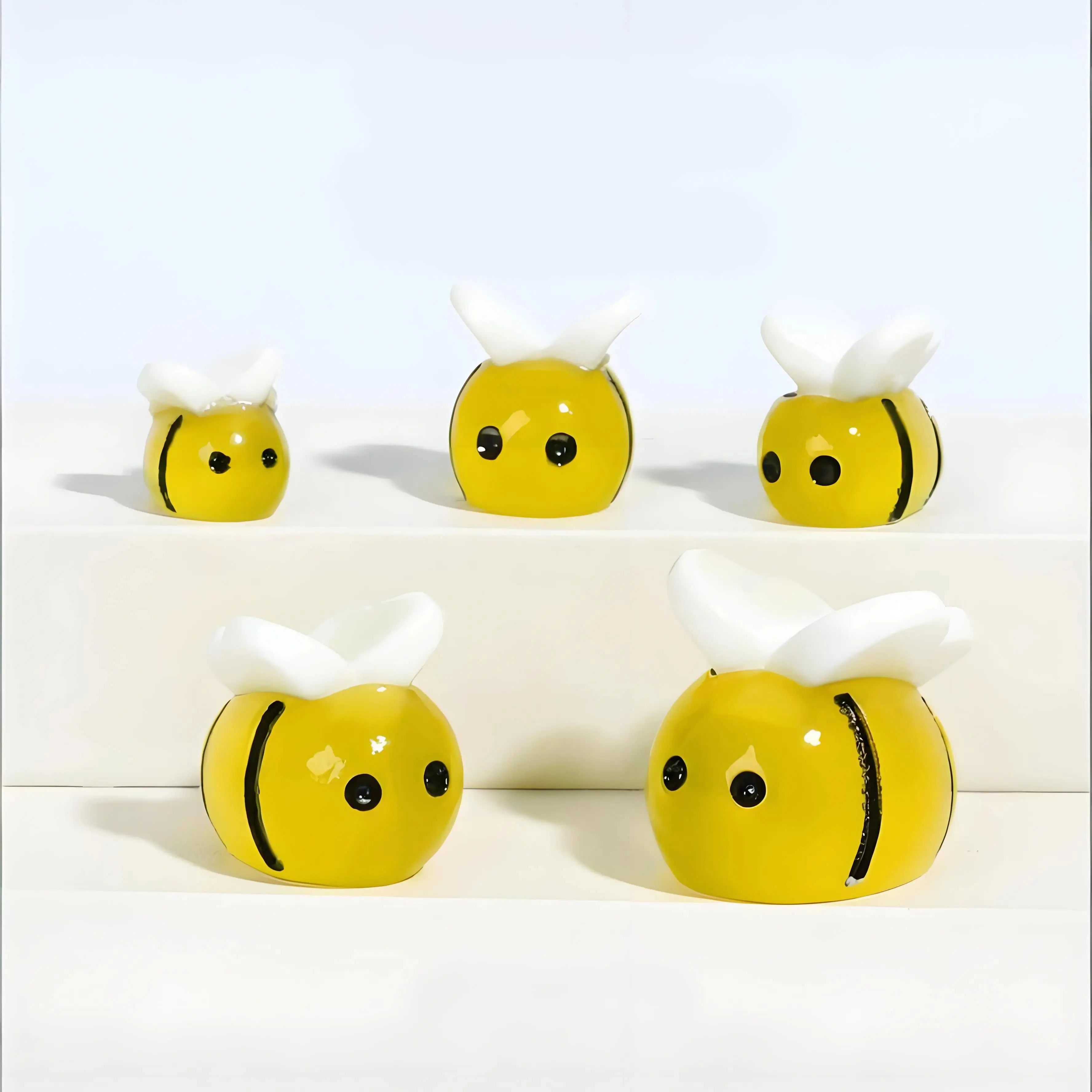 10Pcs Glow-in-Dark Resin Bee Charms, Random Styles for Micro Landscape, Keychain & Phone Case DIY