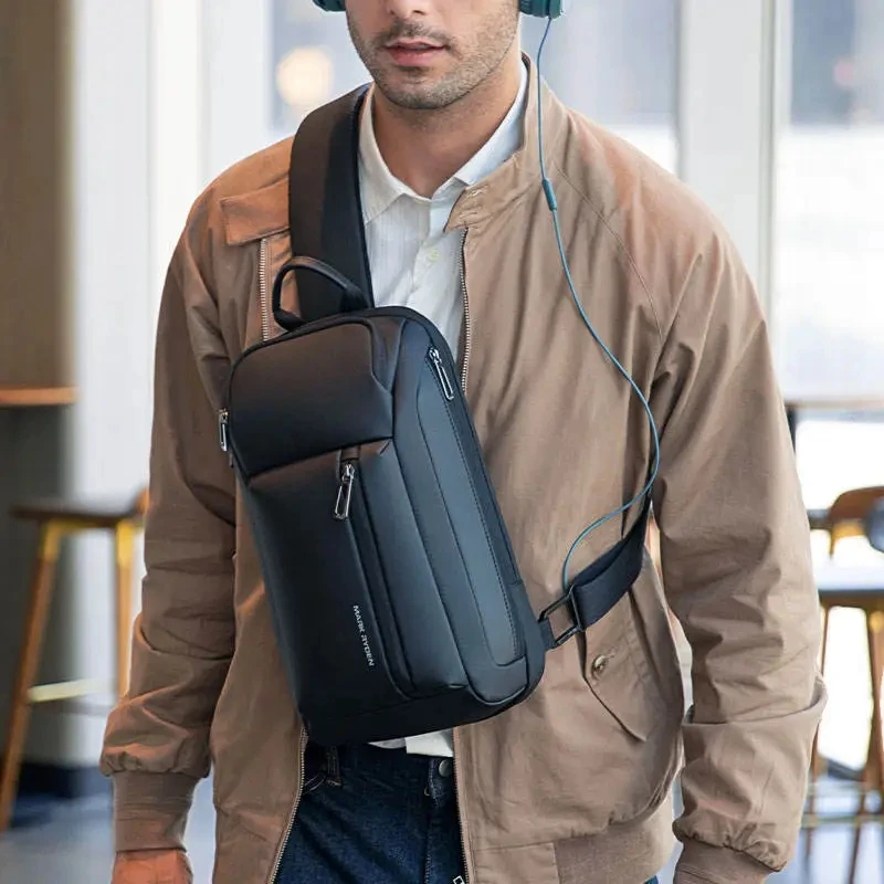 Mark Ryden multifuncional de peito, bolsa tirossada masculina, grande capacidade casual mochila pequena