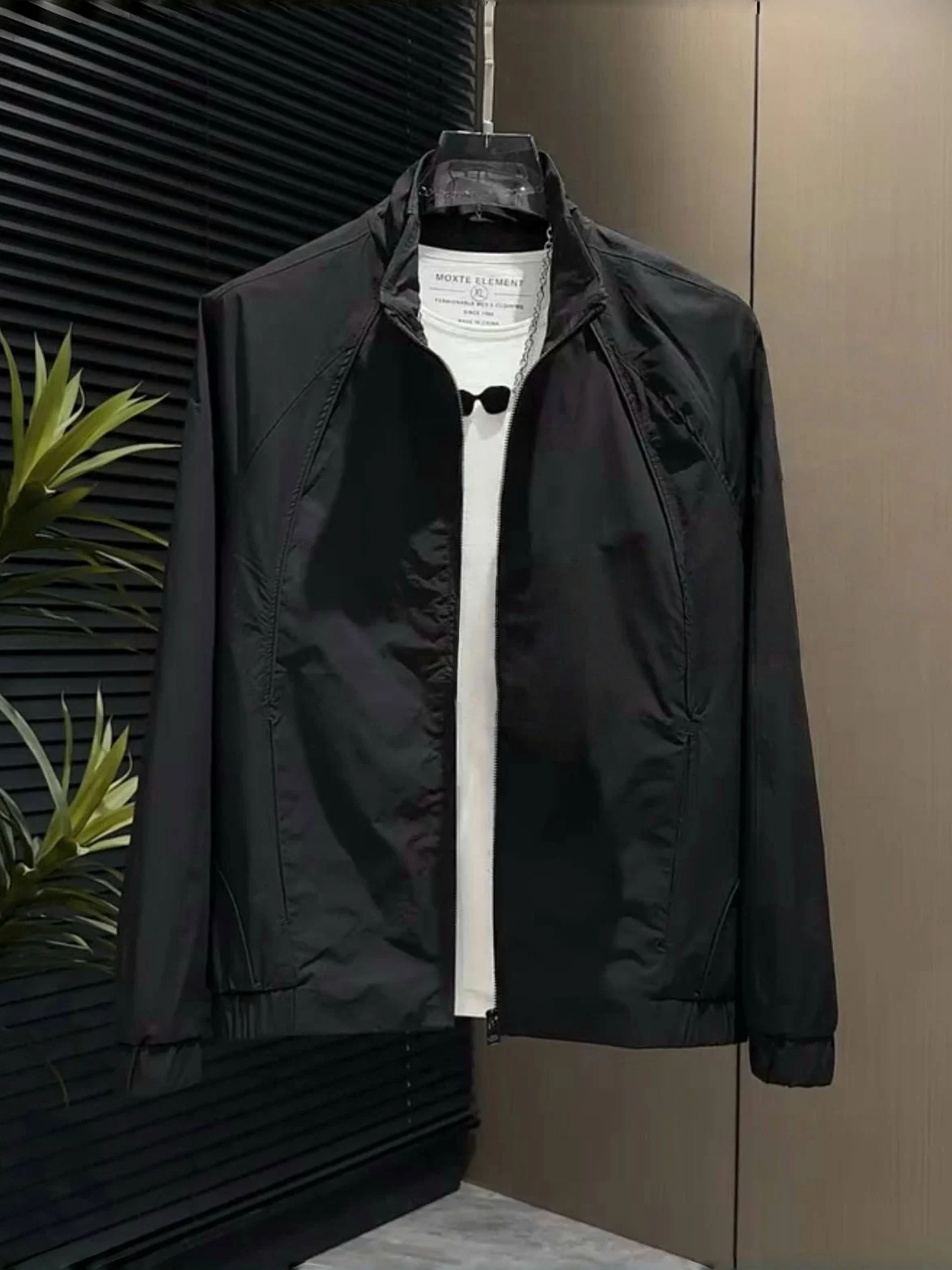 

Faionable Casual Long Sve Мужская тюнетная осень Чистый цвет Сращивание Дизайн Sensation Высококачественный молодежный полиэстер