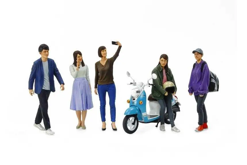 Tamiya 24356 1/24 Scale Model Figure Kit 5 Campus Friends II w/Scooter Set