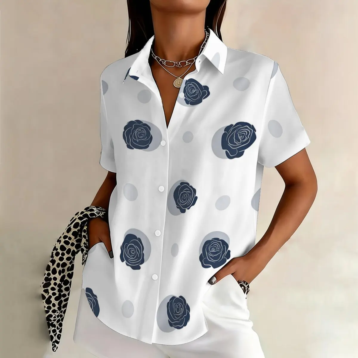 

Французская рубашка в стиле ретро с синим узором в горошек и розами, больших размеров, для женщин, летняя, универсальный дизайн, нишевая модель с короткими рукавами.