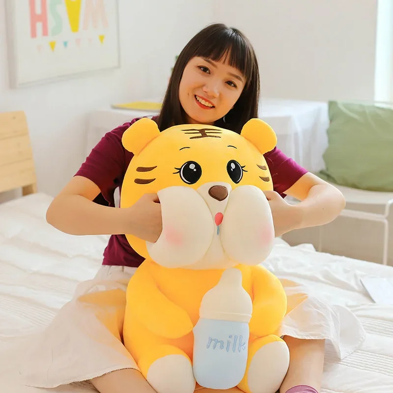 Peluche kawaii Tiger Butter tenant une bouteille pour bébé, jouet de remplissage, décoration de chambre, cadeau de Noël pour enfant, 35 cm, 45cm