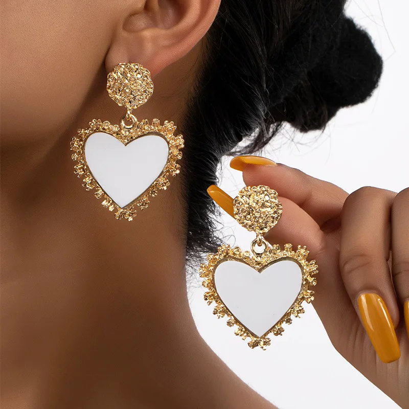Simple Heart-shaped Stud Earrings For Women Vintage Geometric Enamel Metal Ear Accessories Holiday Party Fashion Jewelry E453
