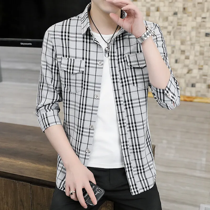 قمصان رجالية منقوشة بقصة ضيقة 2025 بدلات صيفية نصف كم سترة عالية ملابس الشارع الشهير معاطف مدقق رفيعة ملابس علوية غير رسمية تي شيرت