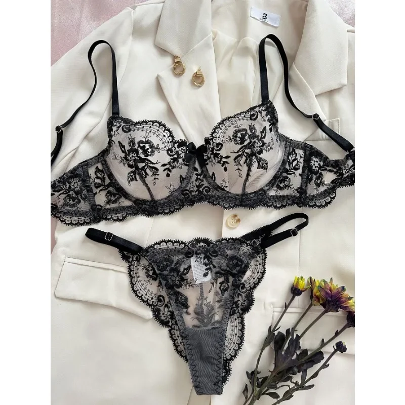 Hot Selling Flower Embroidery, Perspective Mesh, Sexy, Comfortable, Simple and Generous Lingerie Set Sexy Lingerie  Sexy Costume