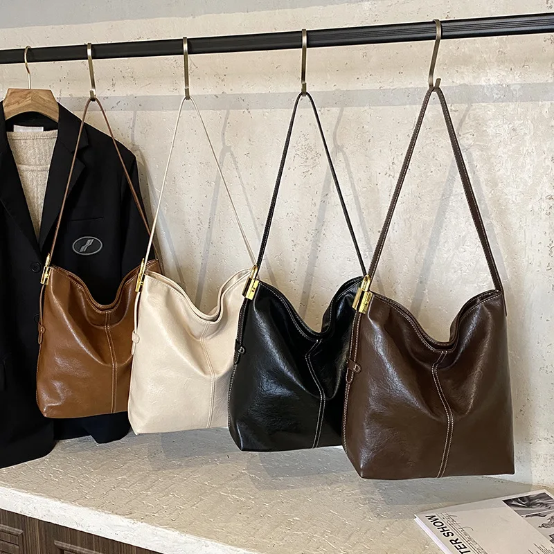 Tote bag Female Mori large-capacity shoulder bag Textured Korean version messenger bag Simple bucket bag