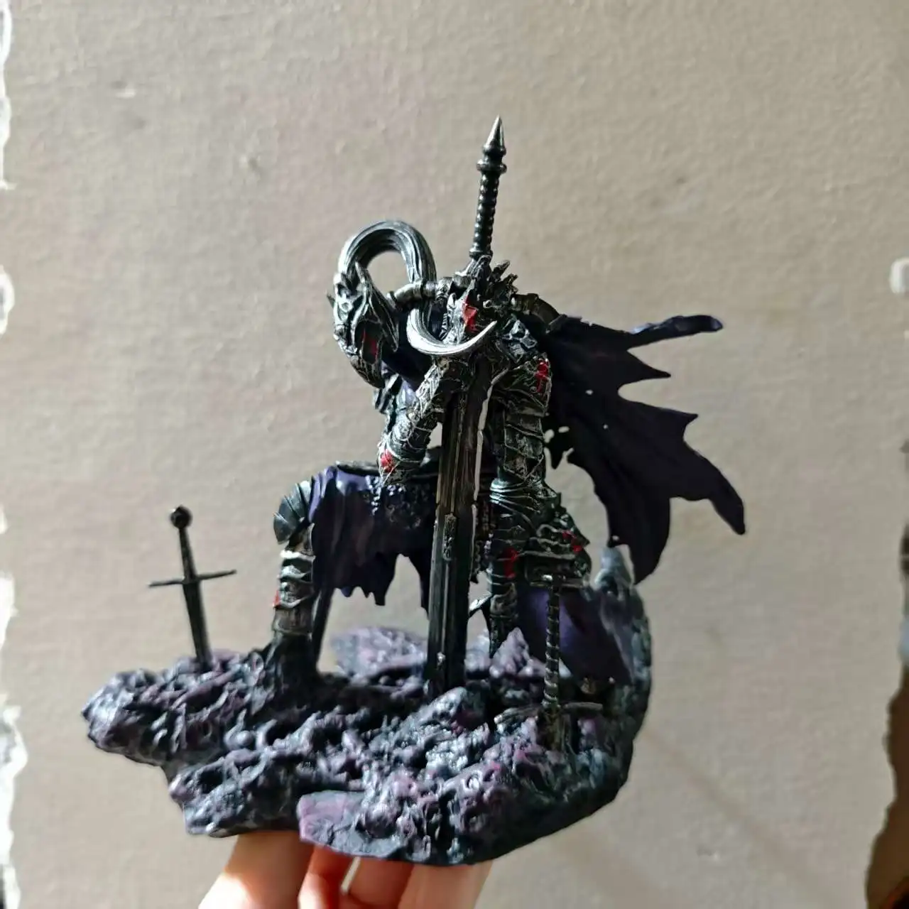 

Anime Artorias Halloween PVC Action Figures Toys 15cm