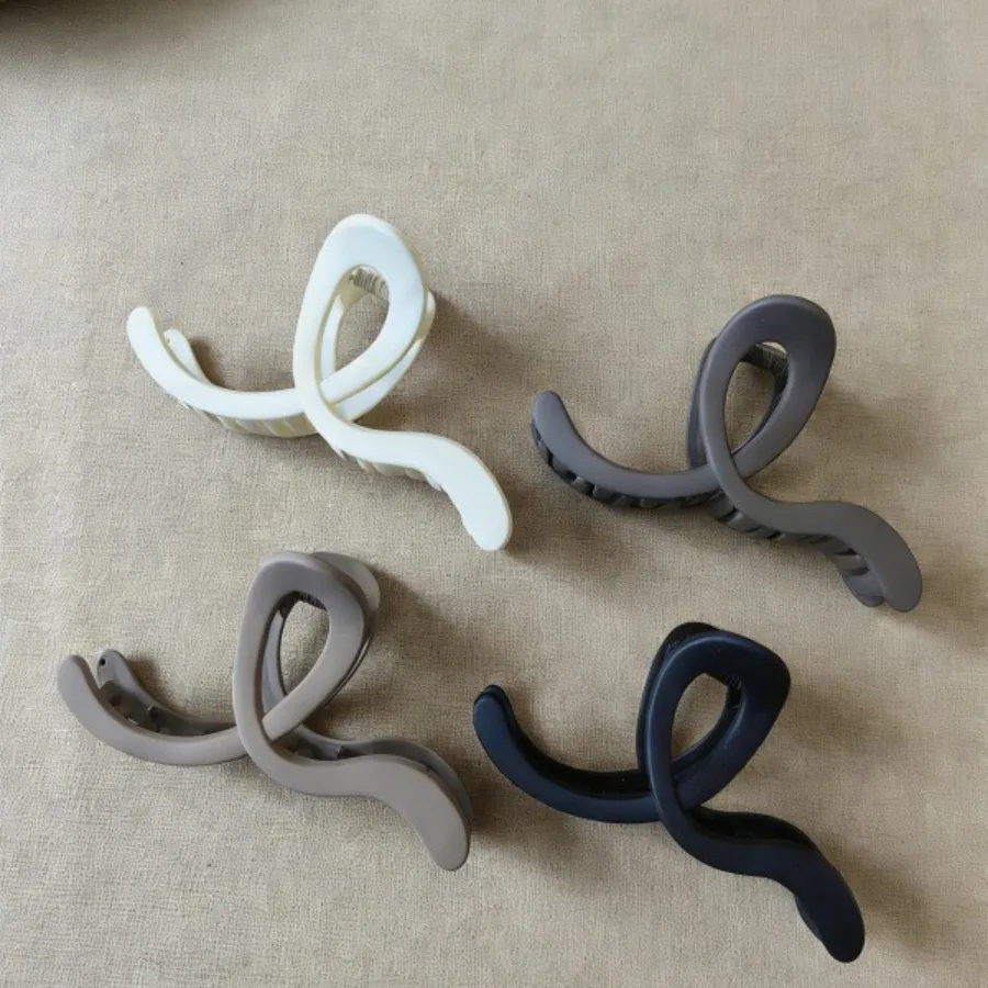 Mailard design line clip for women's simple matte large hair clip for back head hair, shark clip for hairpin - Detail 1