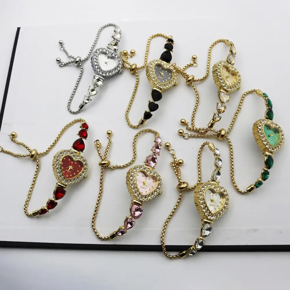 

Classic Wristwatch for Ladies Elegant Heart Shaped Rhinestone Bracelet Watch for Women Adjustable Quartz Wristwatch for Ladies