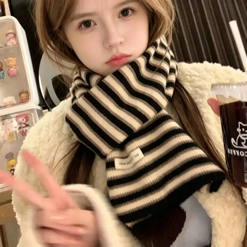 Soft Knitted Striped Scarf Classic Pattern Warm Skin Friendly Fabric For Daily Commuting Winter Wear