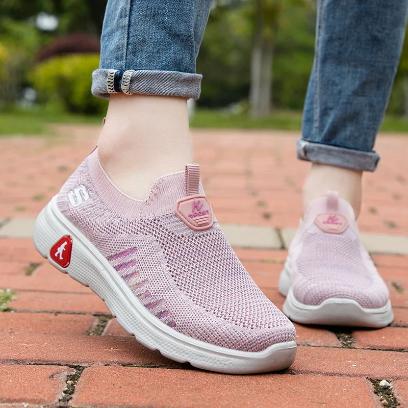 

2024 Breathable Women Running Shoes Lightweight Anti-slip Female Sports Shoes Outdoor Soft Women's Sneakers Fashion Tennis Shoes