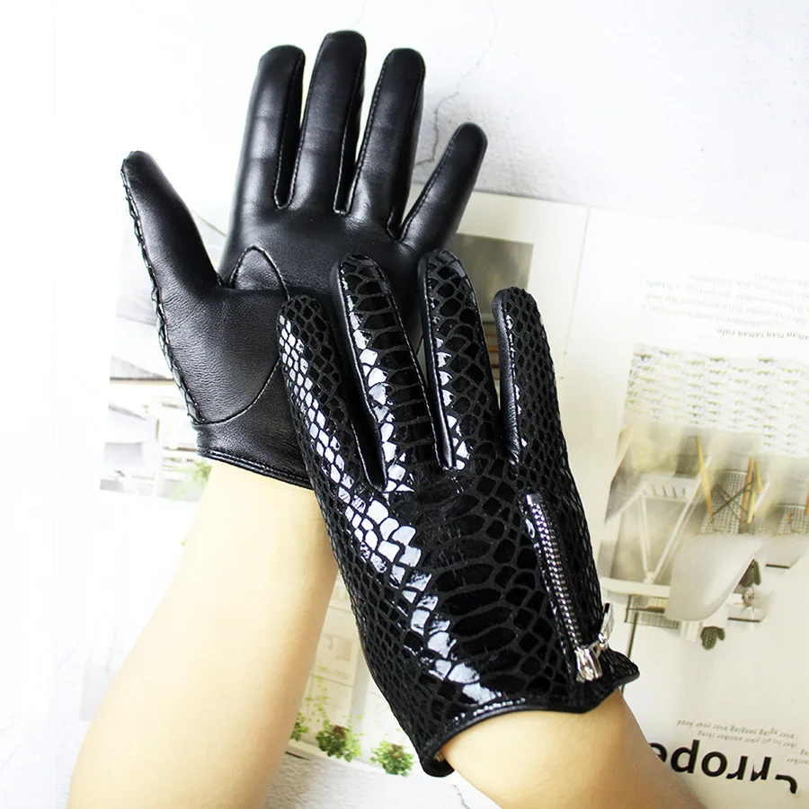 New Touch Screen Sheepskin Gloves Women Crocodile Grain Leather High Shine Fashion Zipper Black Short Wool Lining Driving