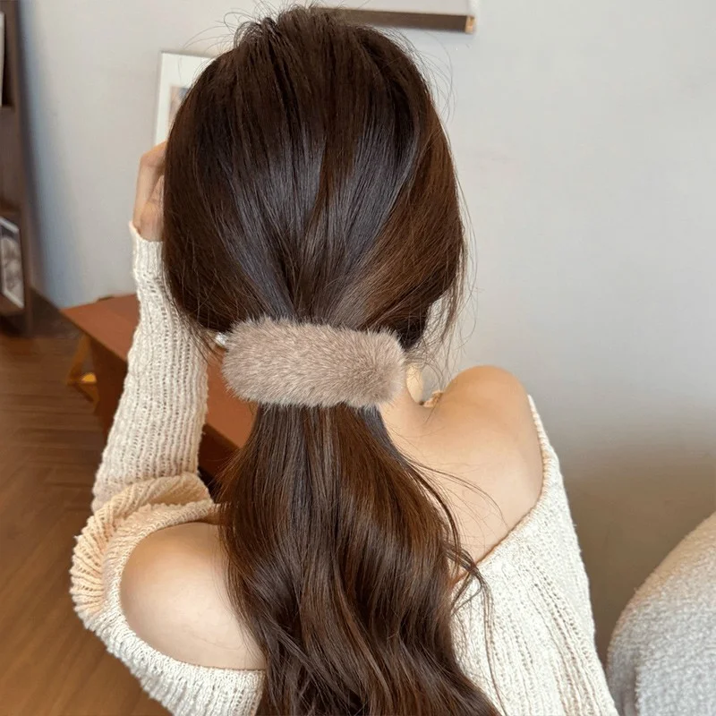 

Simulated Plush Twist Hair Clips Acrylic Hairpin Korean Style Vintage Hairgrip for Women Elegant Hair Accessories