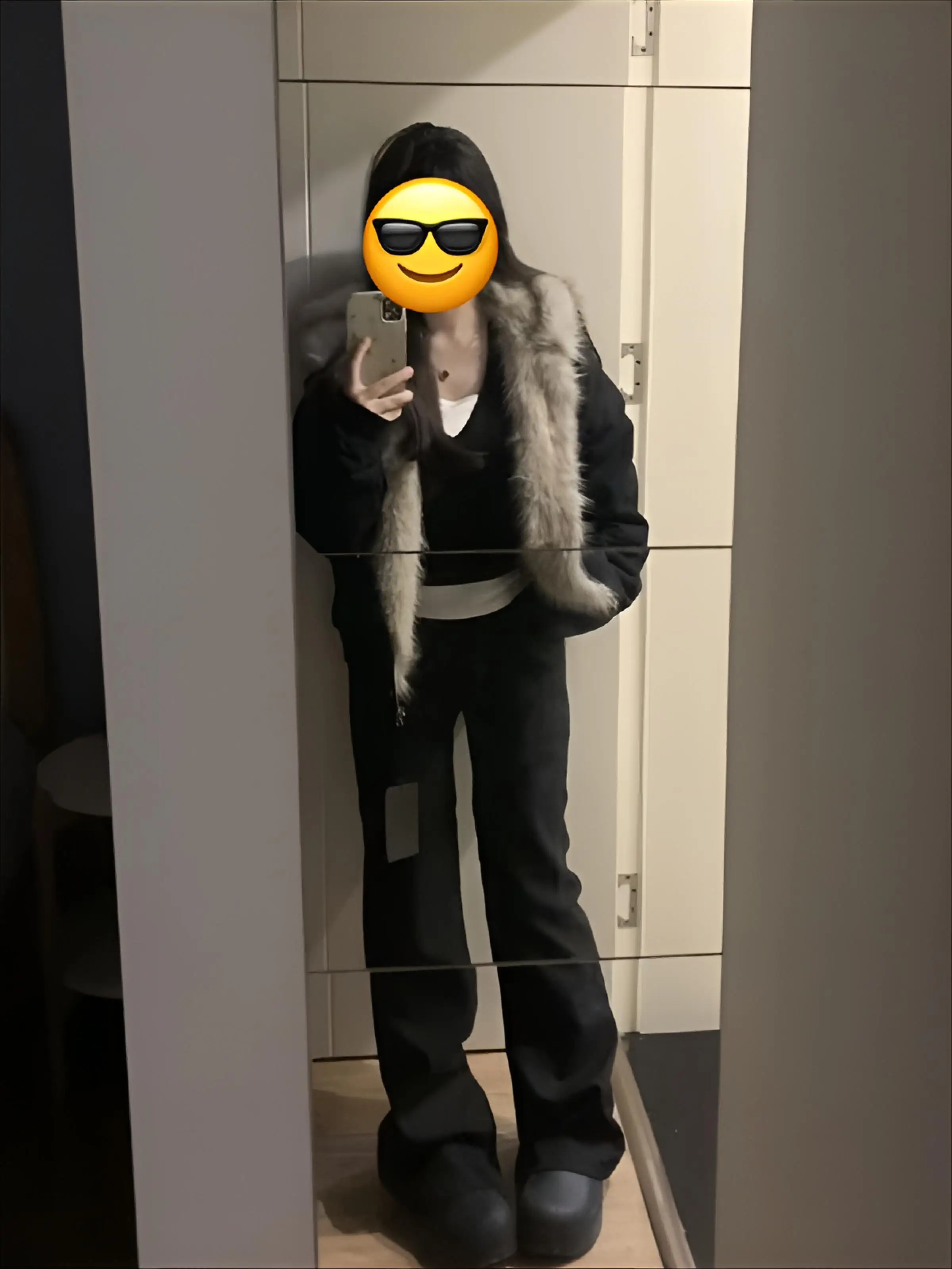 

Женская демисезонная парка-ветровка с изысканным силуэтом, декорированными карманами, модная верхняя одежда для осени и зимы