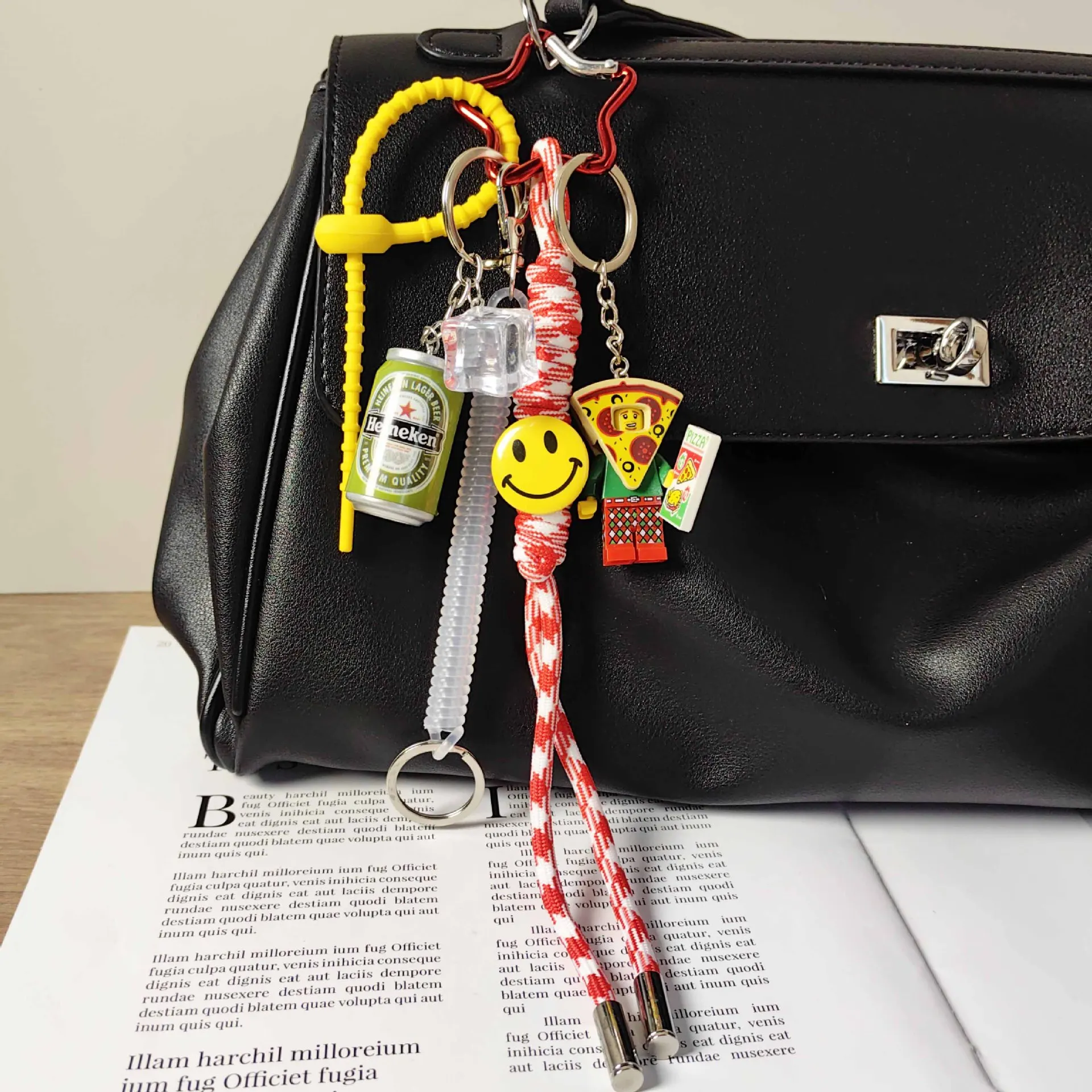 

Various Style Bag Pendant Keychain INS Cartoon Simple Pony Money Bag Chip For Women Man Luxury Fashion Accessories Gift Handbag