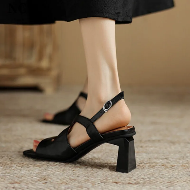 New Genuine Leather Women Sandals Chunky Heel Buckle Strap Platform Sandals Pumps For Women Summer Casual GLADIATOR Women Shoes