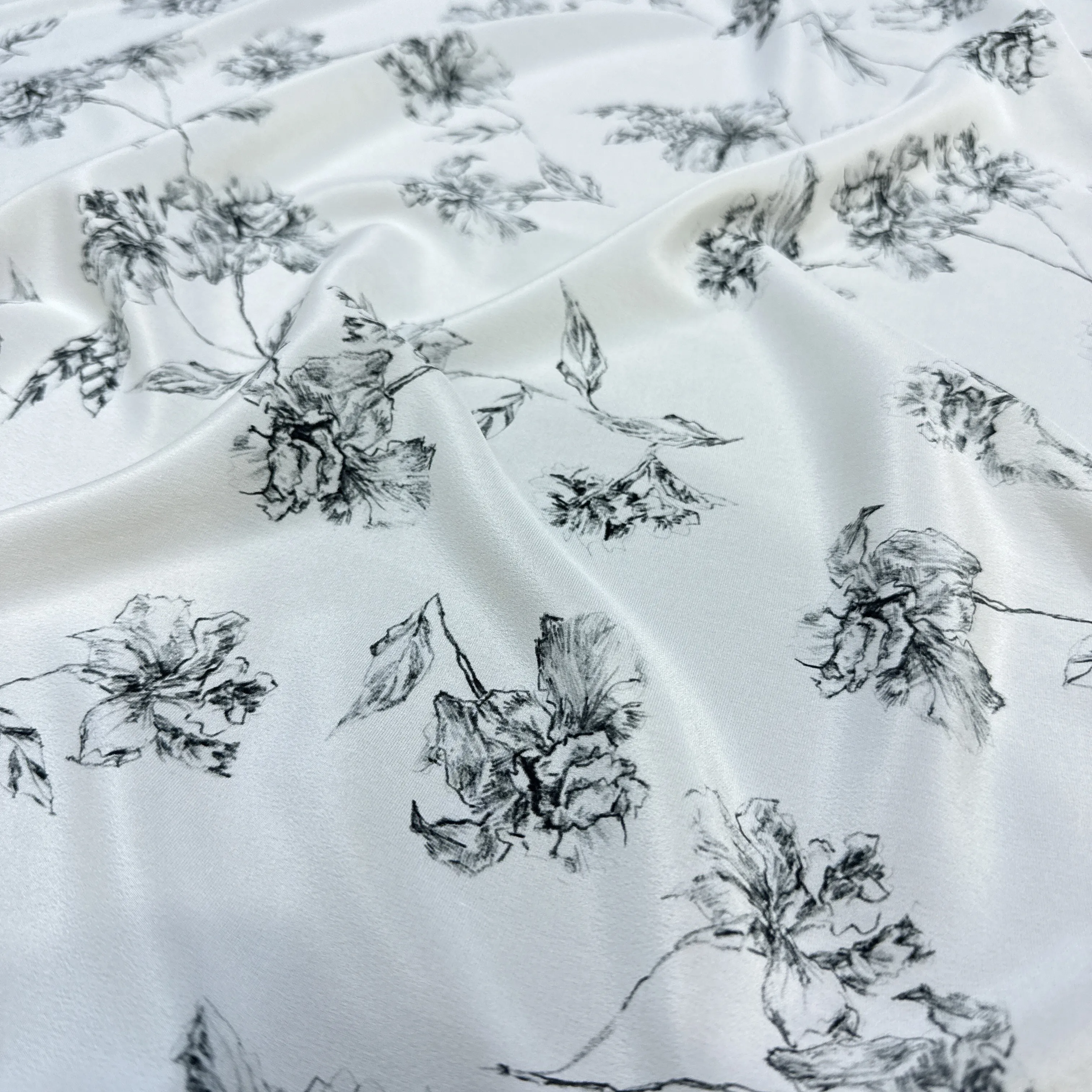 Black Printed Stretch White Silk Crepe de Chine Fabric for DIY Sewing Summer Comfortable Soft Dress Pajamas Silk Fabric FR7023 view 4