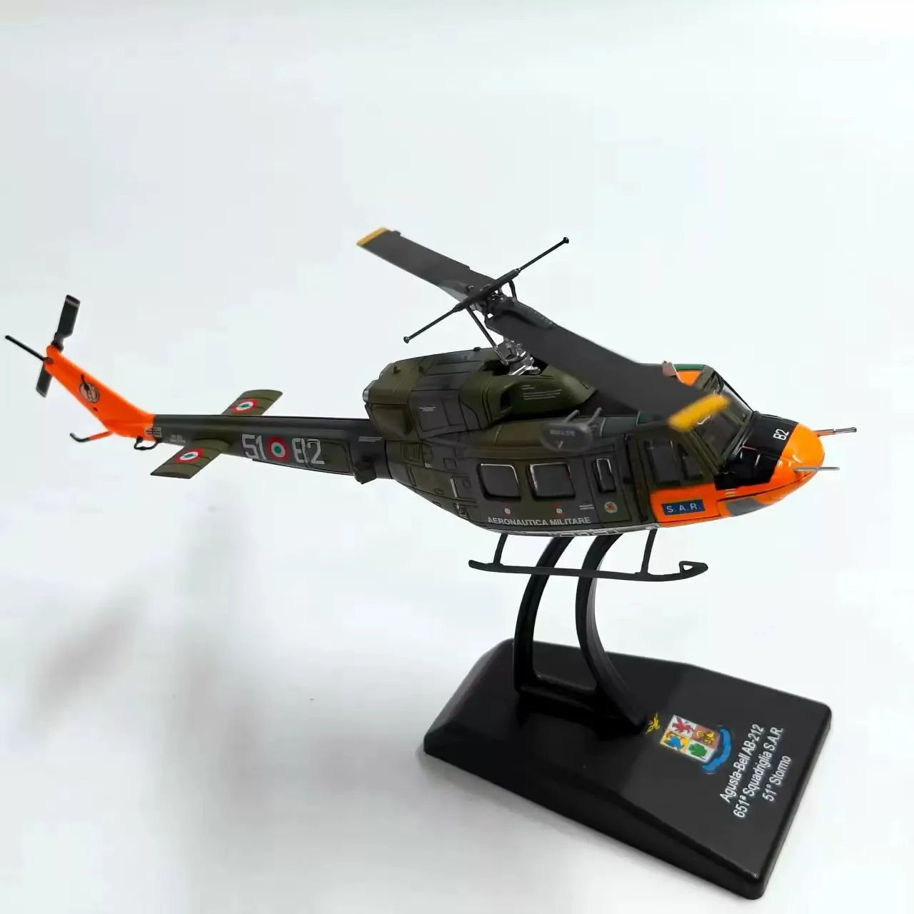 Diecast Bell AB.212 1:100 Scale Anti Submarine Helicopter Airplane Alloy Aircraft Models For Aviation Collection Ornaments Gift