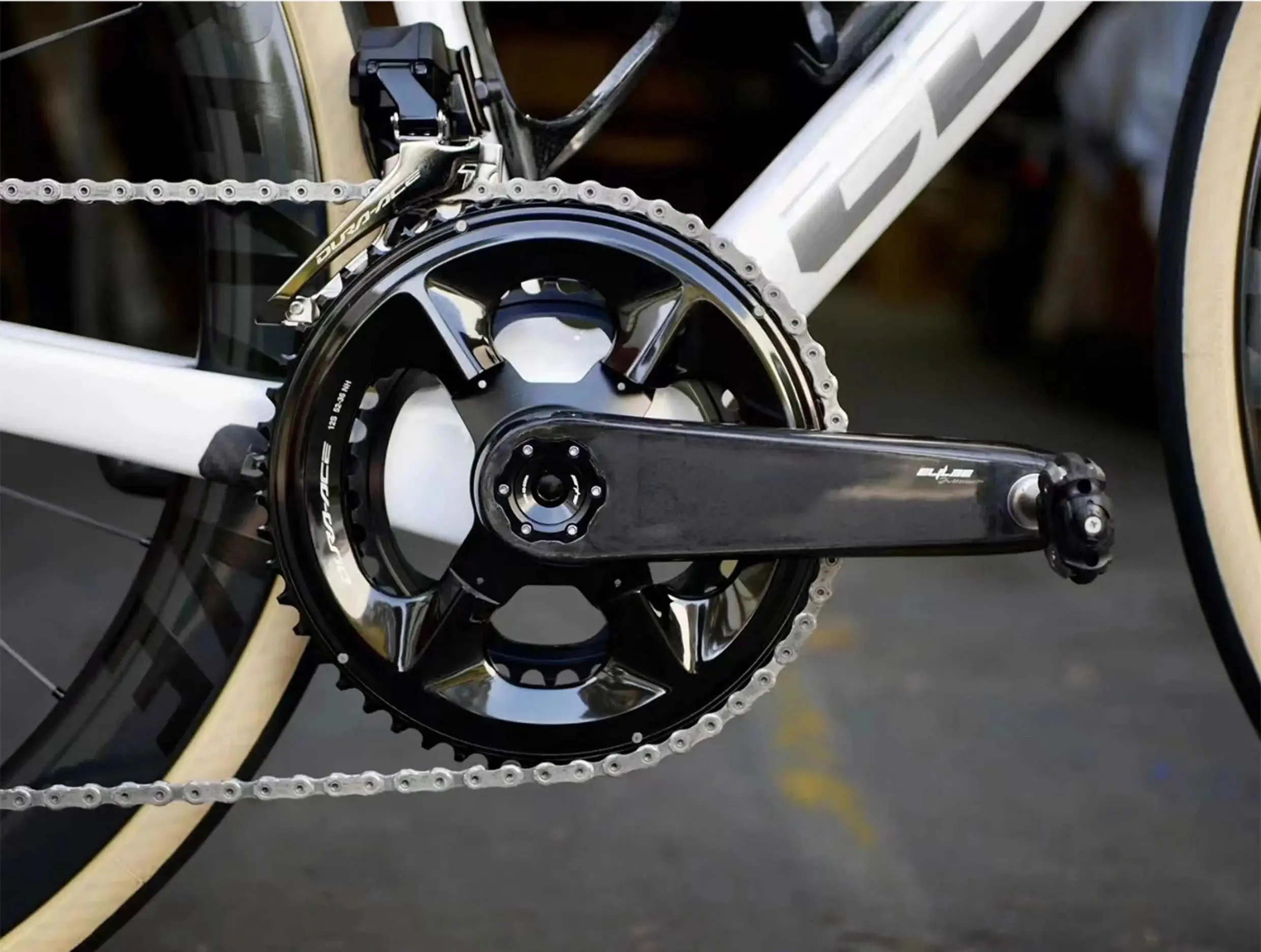ELILEE XXE X310 Carbon-Rennrad-Kurbelgarnitur 24mm Titan-Achse Ultraleichte Kurbelarme X-Novanta Spider Leistungsmesser – Detail 13